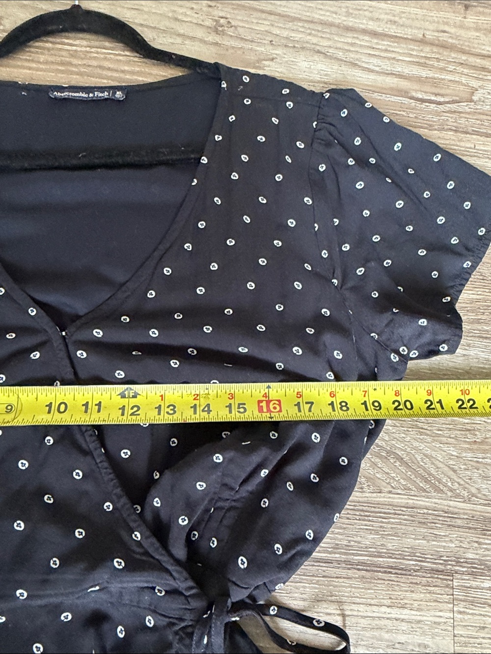 Abercrombie and Fitch Women’s Black Polka Dot Wrap Dress Size: XL - Picture 8 of 9
